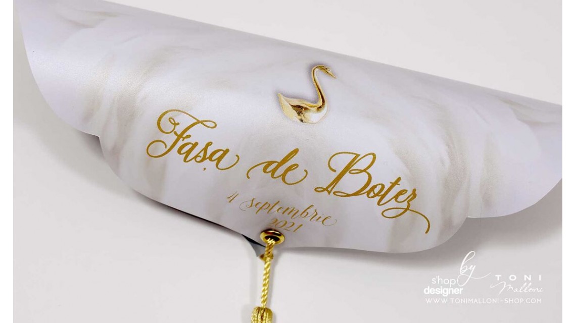 Trusou botez alb cu auriu deosebit de elegant cu lebade gold si broderie customizata Gold Swan 8